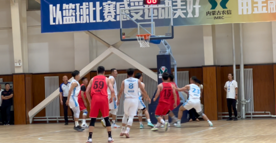 包含内蒙古男篮艰难取胜，实力得到证明的词条