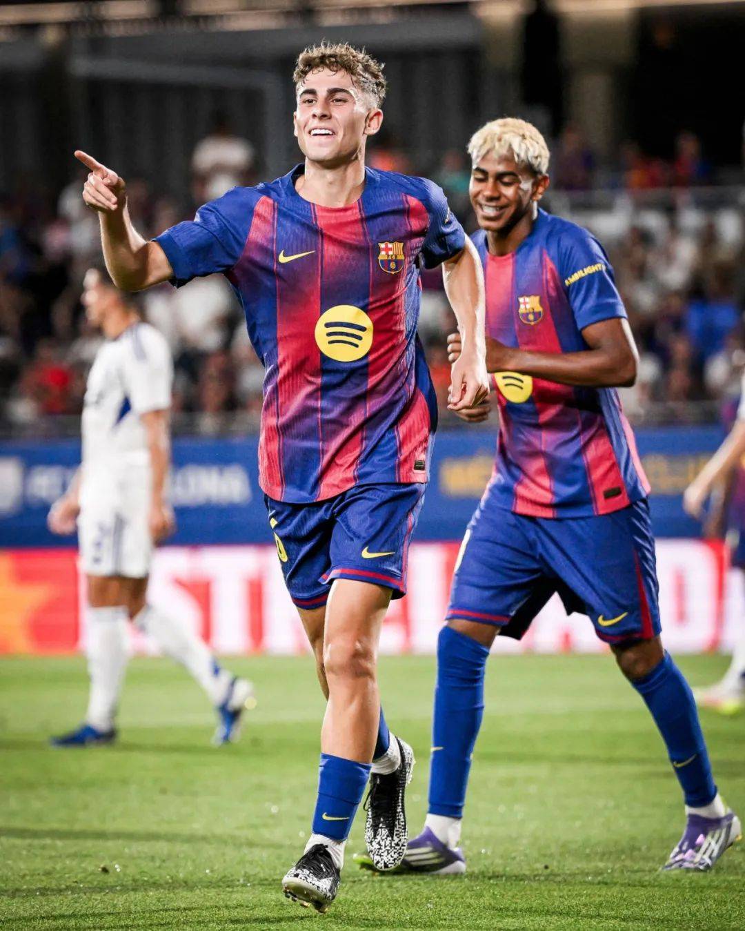 开云体育在线-巴萨横扫切尔西，加维制霸全场的简单介绍