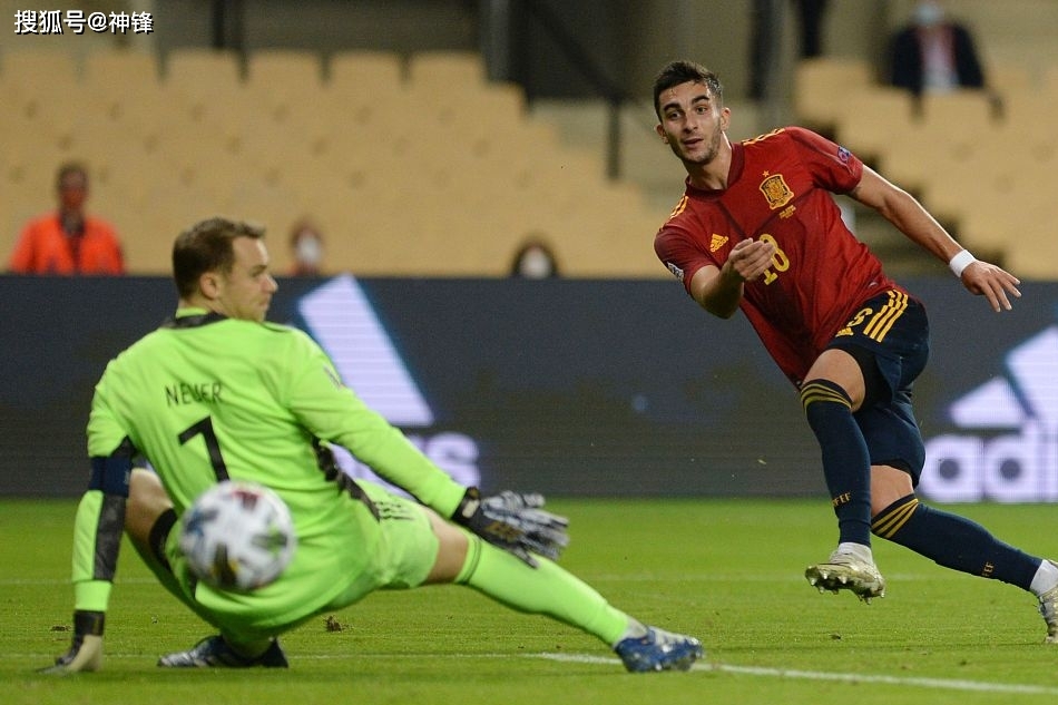 丹麦鏖战AC米兰，托雷斯完成帽子戏法