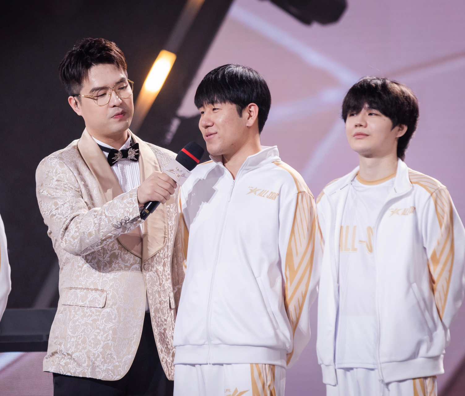 开云体育在线-LPL明星选手受伤退赛，引发热议