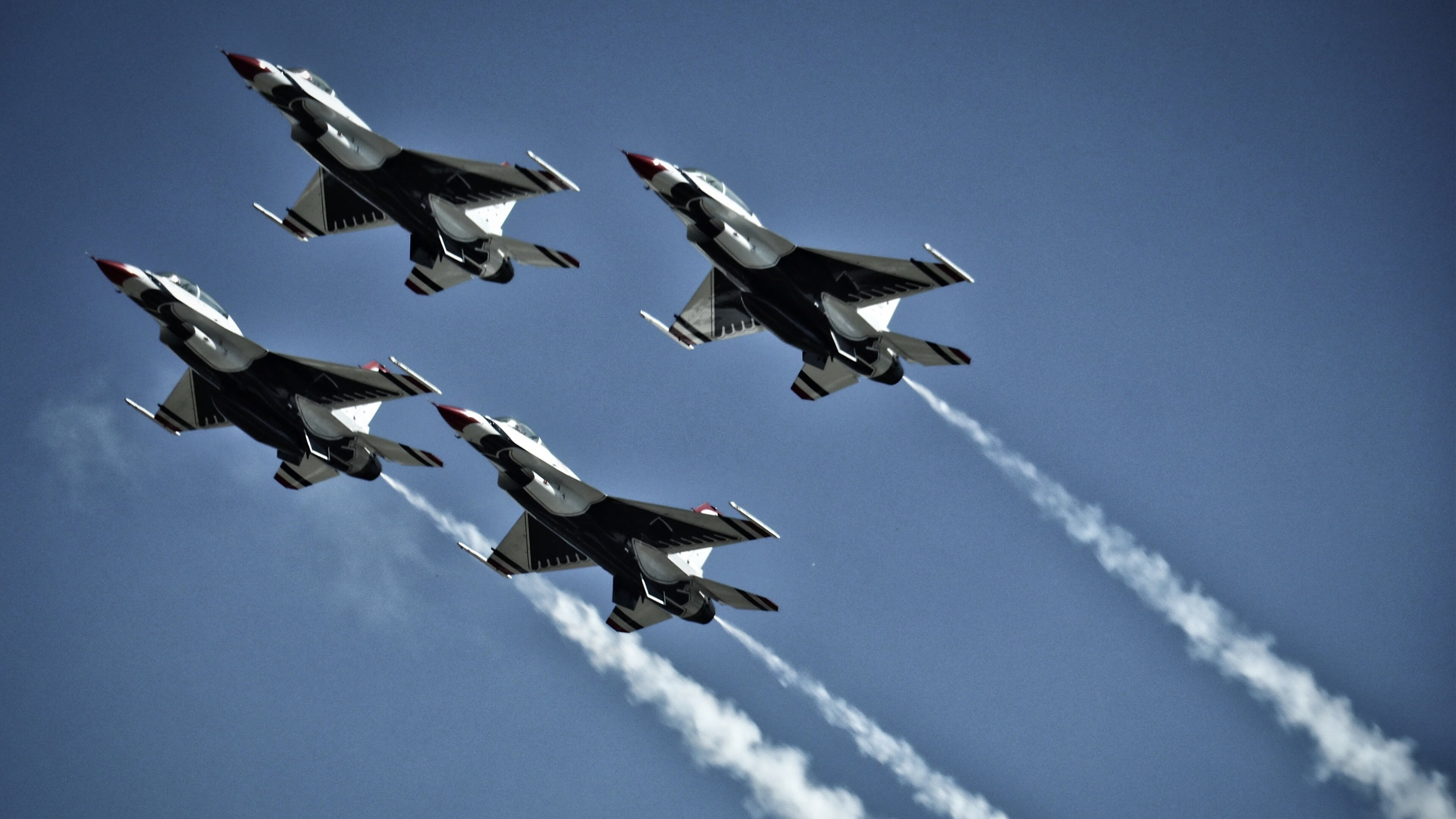 英格拉姆爆发助鹈鹕轻取辽宁队，黄蜂旧梦重现提前终结悬念