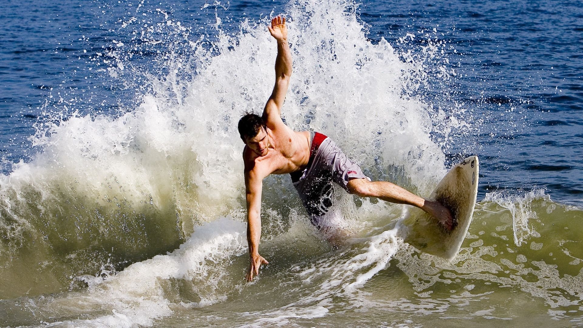 澳洲铁闸，伊布用防守终结三狮军团的华丽乐章