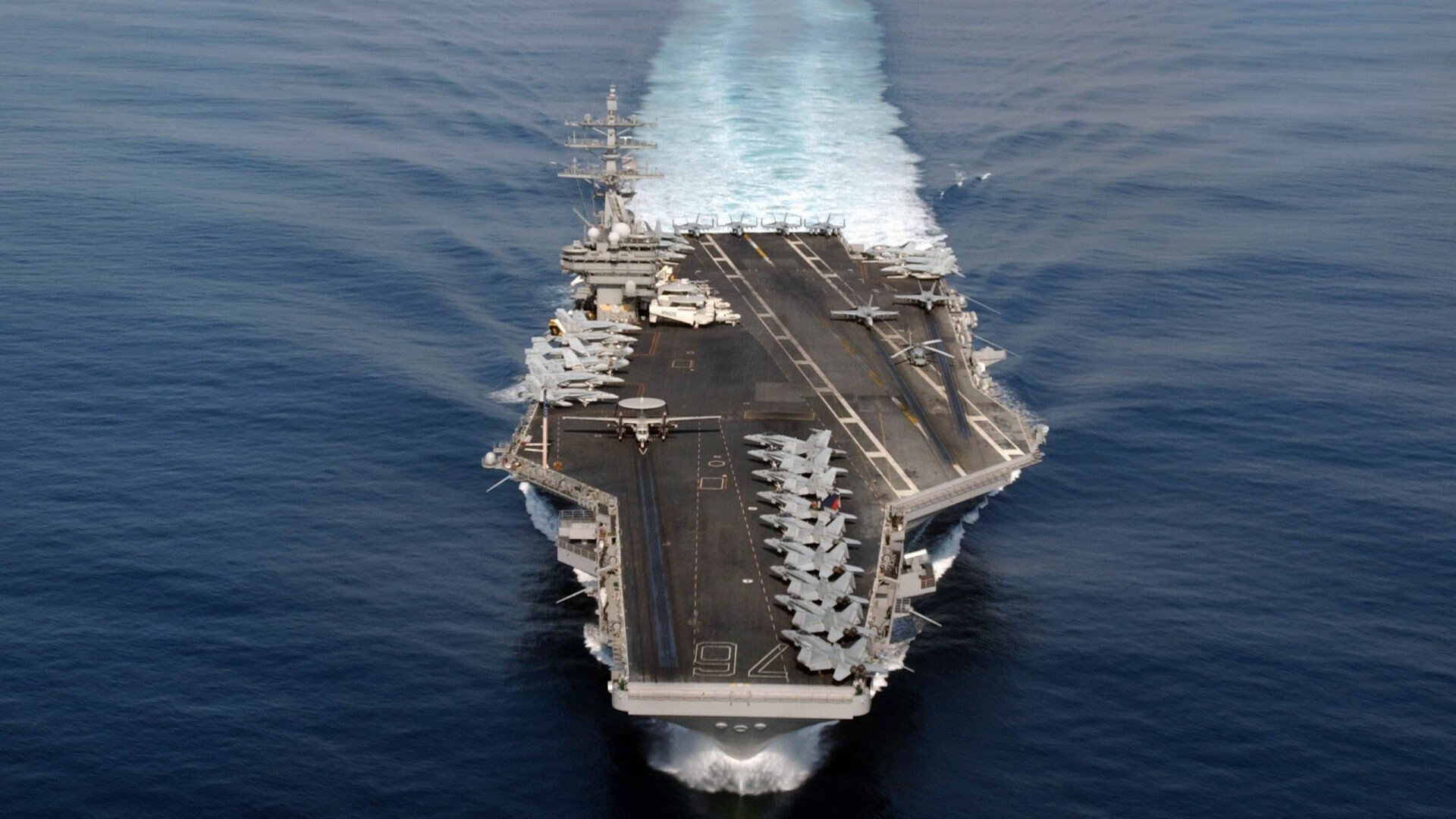 方向盘与压哨球，当赛道轰鸣归于寂静，篮球刷网的声响定义了历史