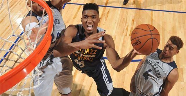 开云体育官网-爵士强势拿下魔术，哈利伯顿攻防两端统治