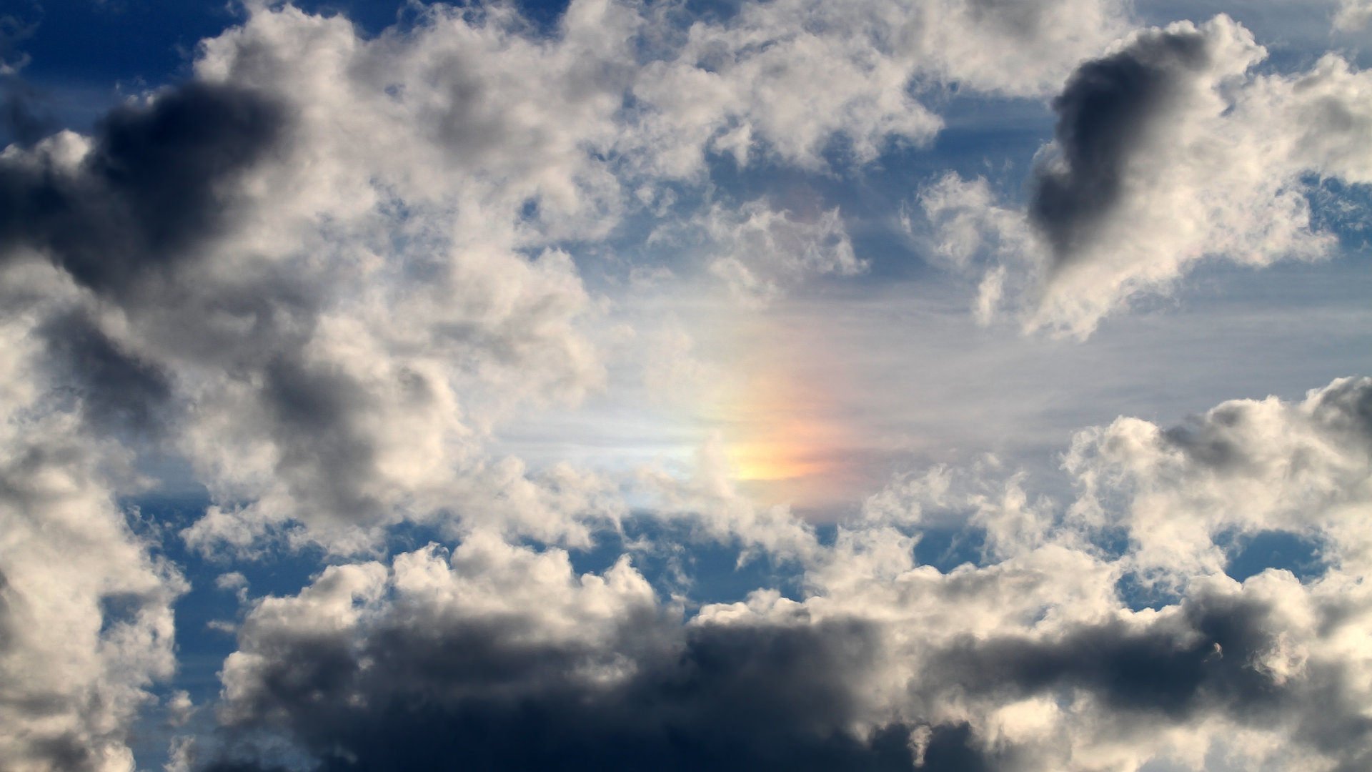 特奥的暗夜加冕，当F1街道变成他的聚光灯舞台