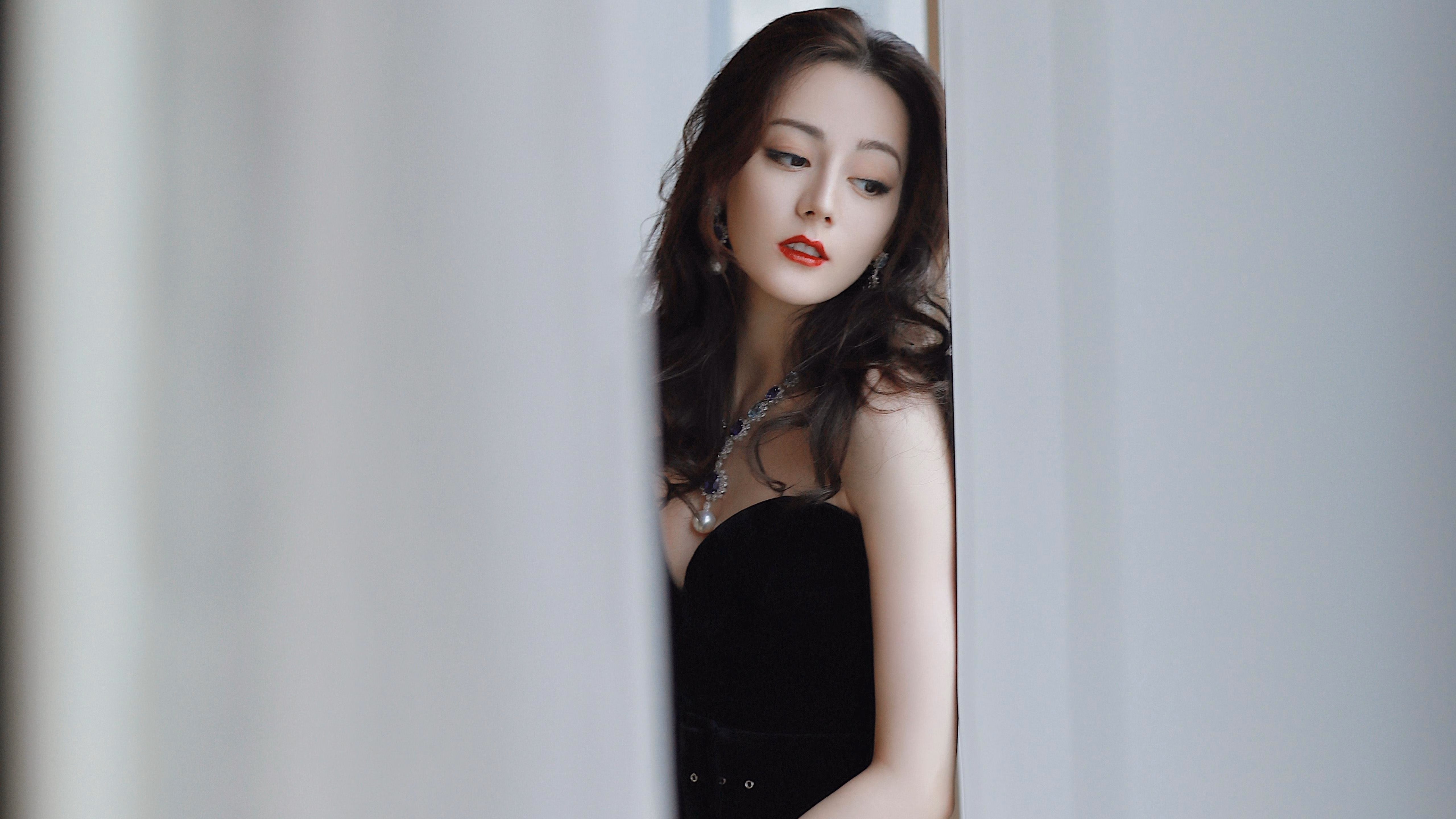 东亚双雄闪耀A组,乌兹别克斯坦大胜挪威,日本凭借三笘薰与防反战术登顶积分榜